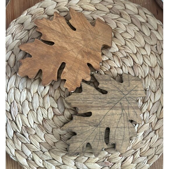 Wooden Oak Leaf Set Of 2 Rustic Home Decor Handcrafted Coasters Table Display - Picture 1 of 3